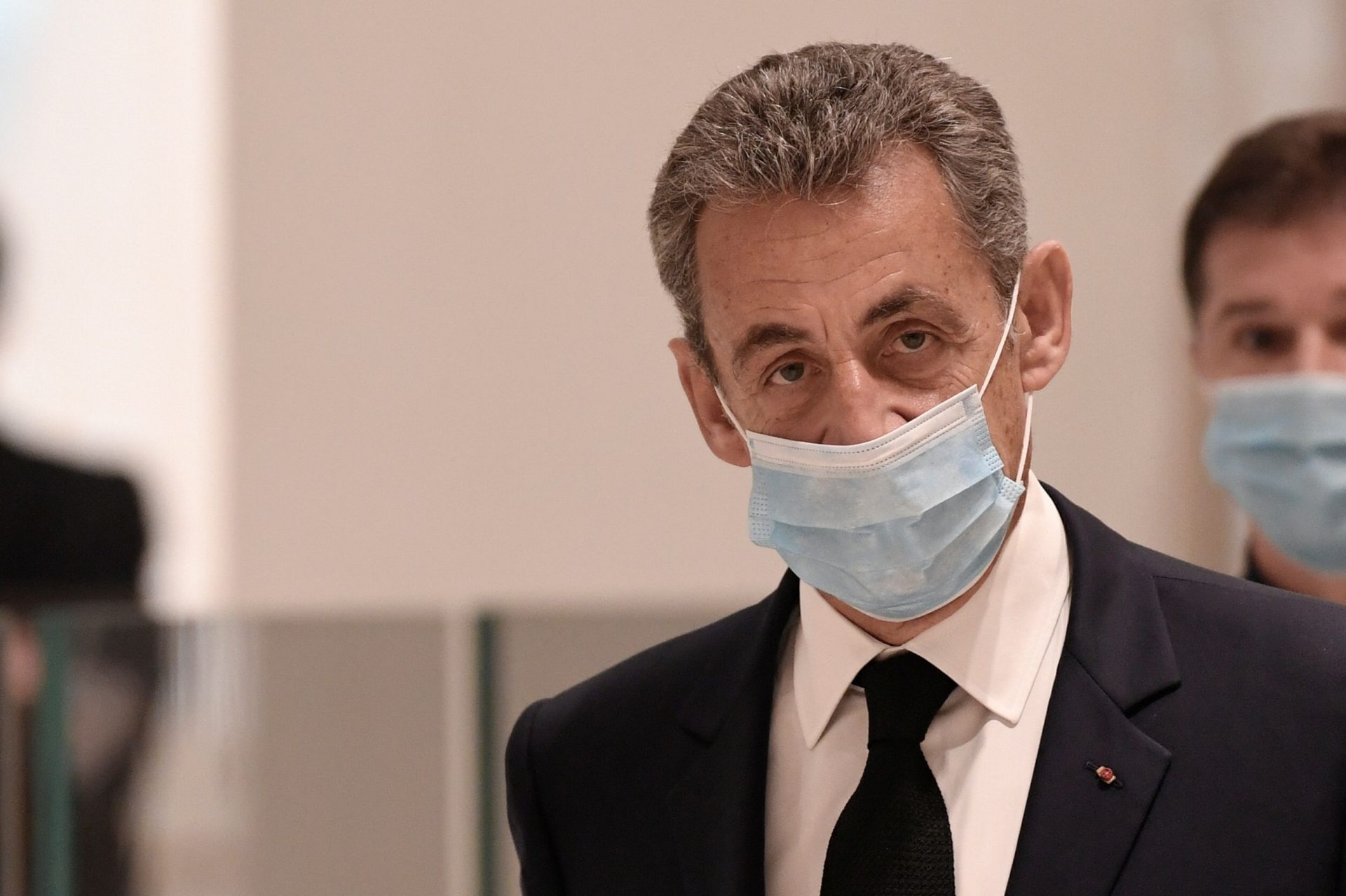 Julgamento de Sarkozy recomeça e antigo Presidente aponta “infâmias”