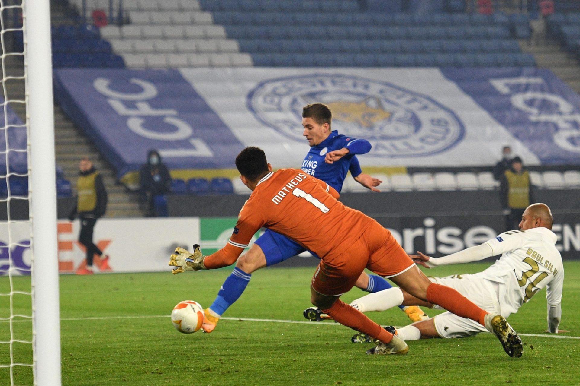 Leicester isola-se na liderança do Grupo G após golear (4-0) o Sp. Braga