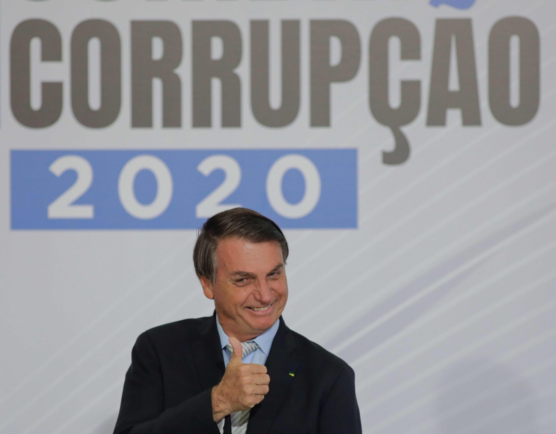 Bolsonaro diz que Brasil vive “finalzinho de pandemia” no dia em que as mortes dispararam no país