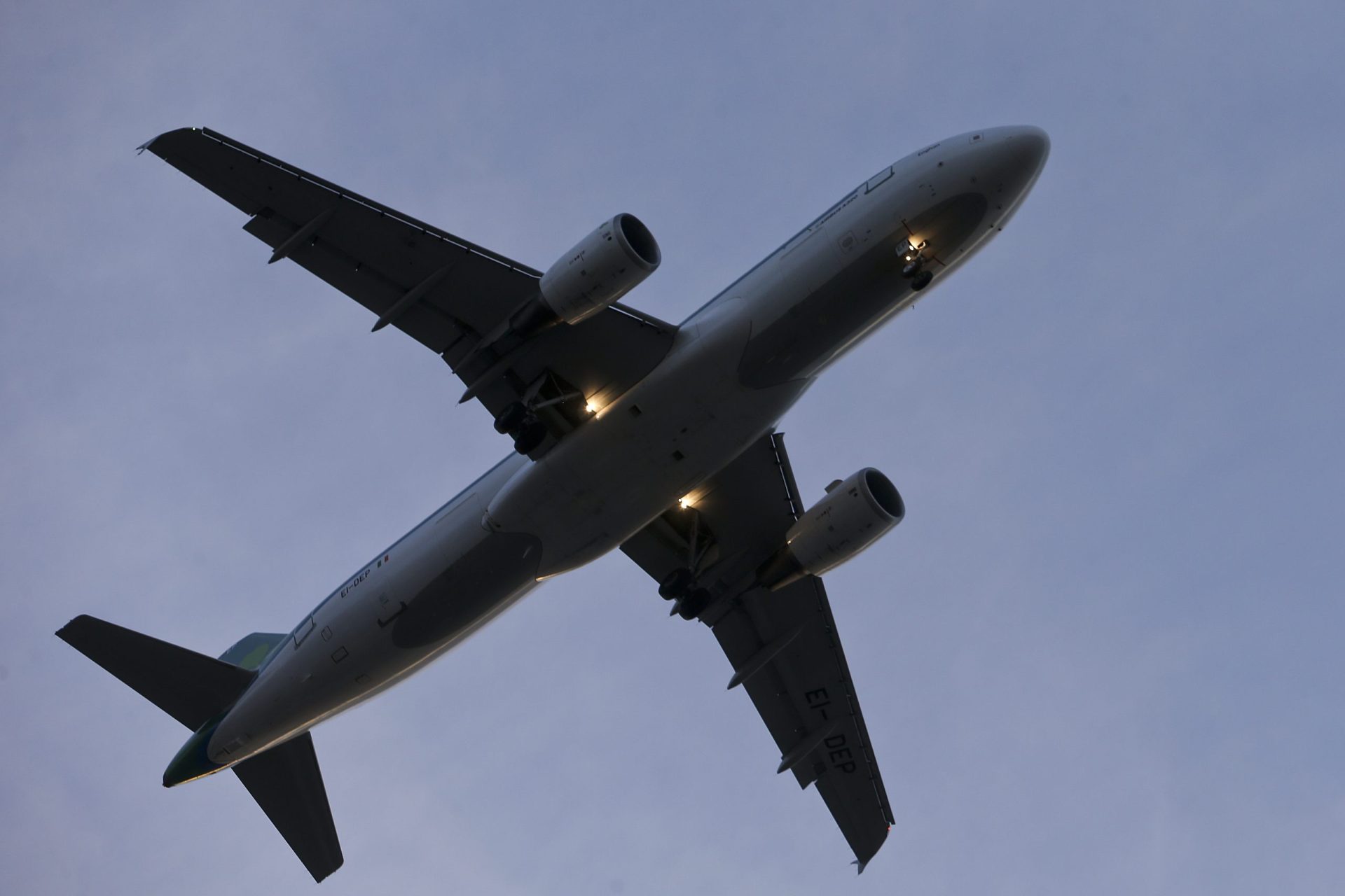 Governo prolonga restrições nos voos até final do ano