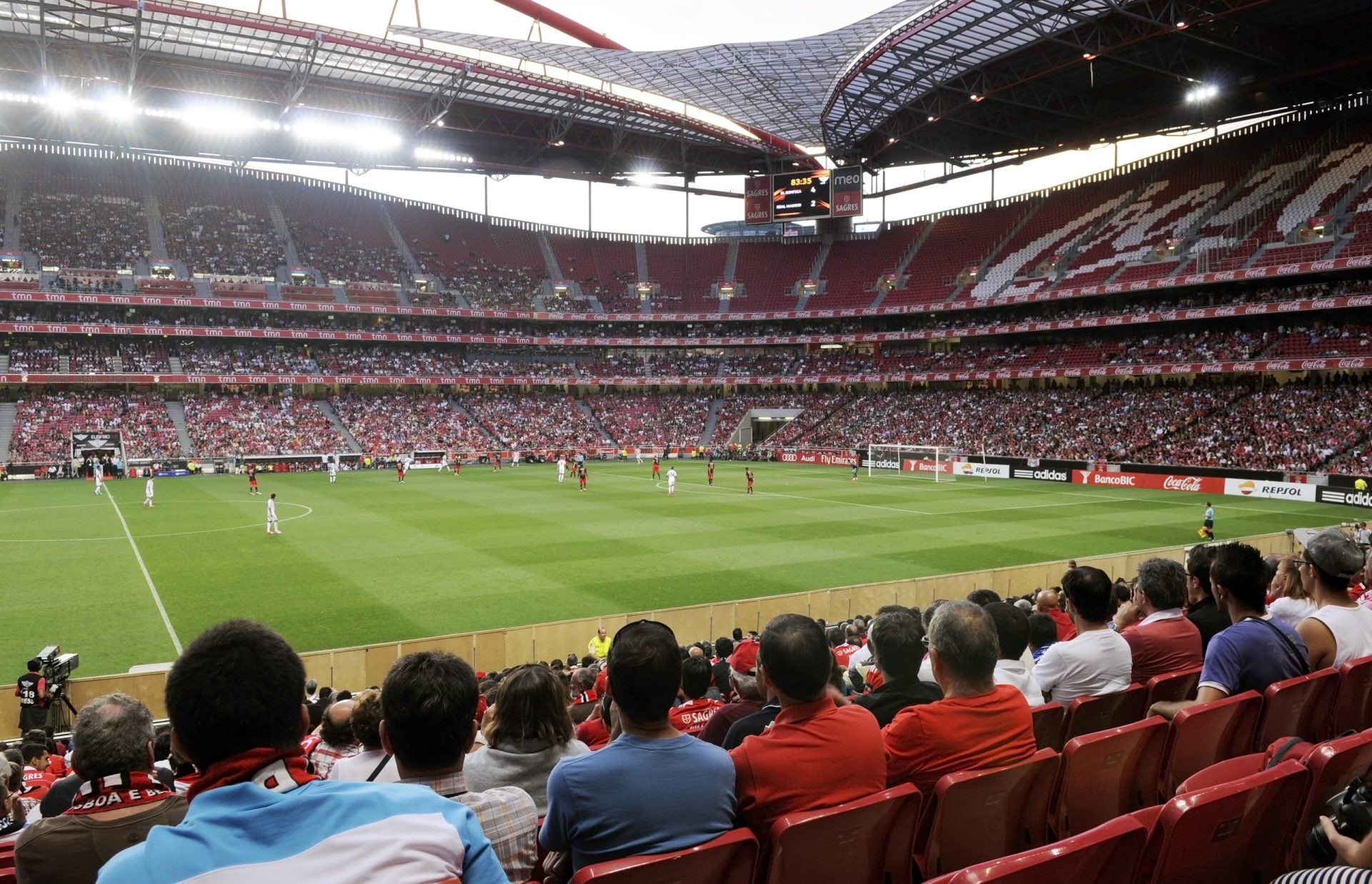 Benfica junta-se ao F.C Porto na ‘final four’ da Taça da Liga ao ganhar nas penalidades ao Vitória de Guimarães