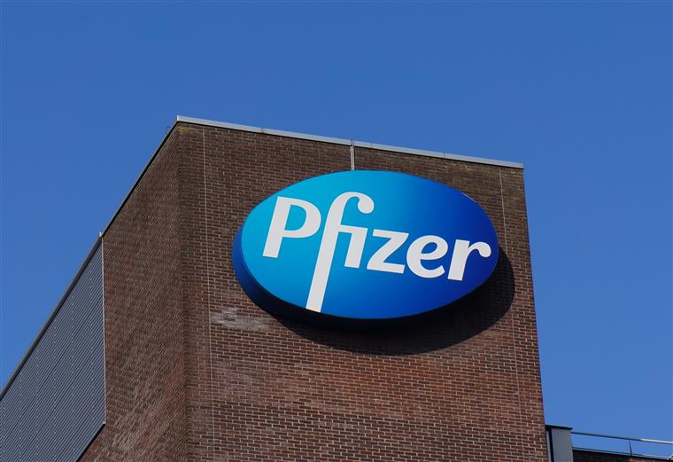 Pfizer adia entrega de vacinas a Espanha devido a “incidência” logística