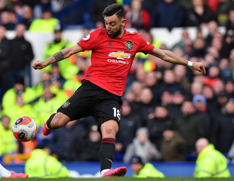 Manchester United enfrenta lobos de Nuno Espírito Santo, e pode subir ao segundo lugar