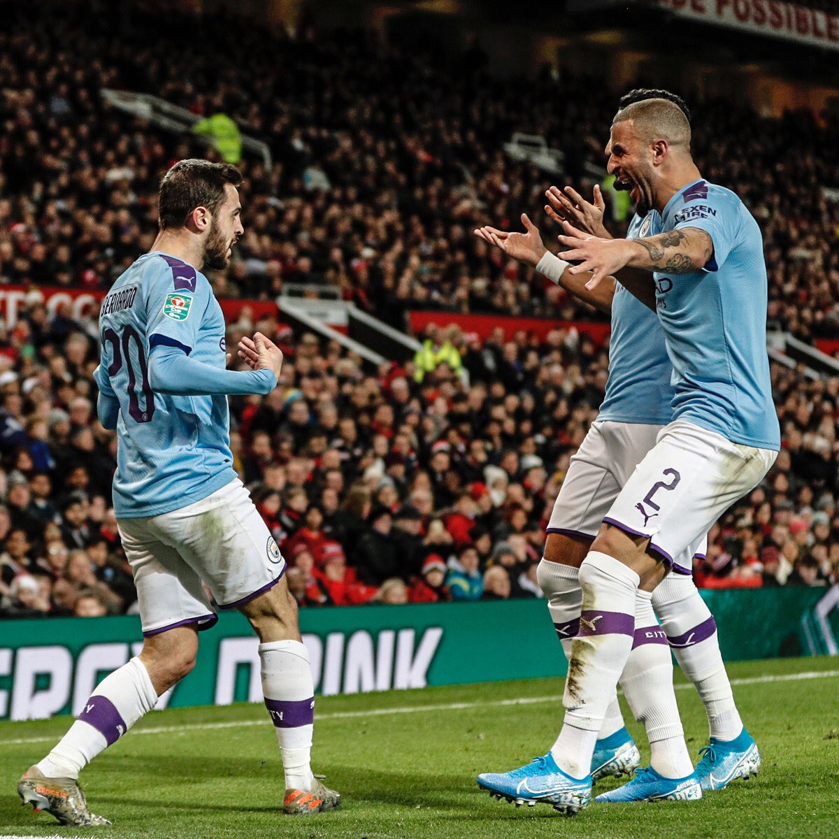 Taça da Liga inglesa. Bernardo Silva em grande coloca City com um pé e meio na final