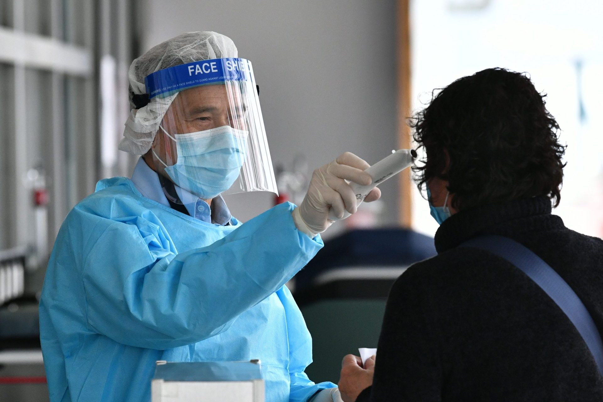 Paciente belga com coronavírus viajou com portugueses repatriados