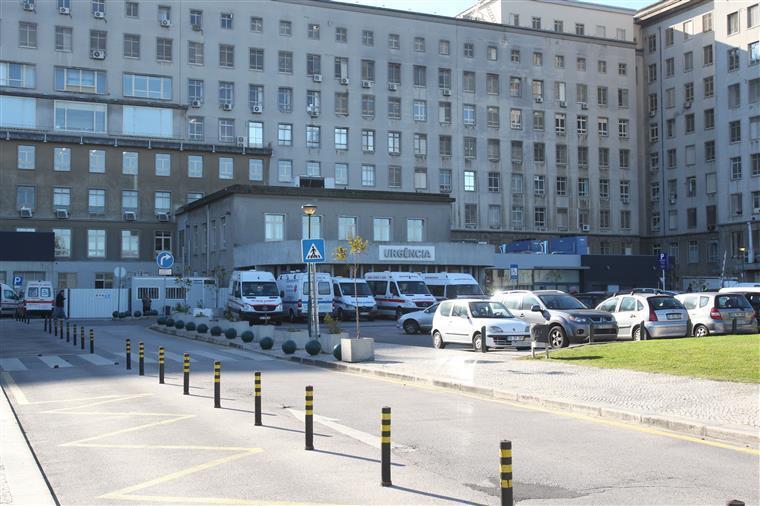 Covid-19. Hospital de Santa Maria detetou mais quatro casos em rastreio a doentes internados