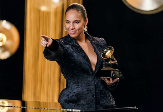 Alicia Keys partilha número de telemóvel para falar com fãs