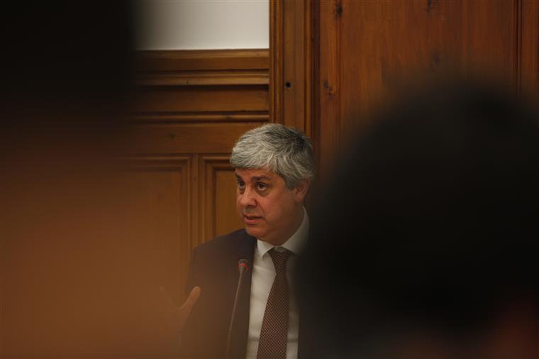 Centeno promete maior resposta à crise e diz que mais medidas “vêm a caminho”