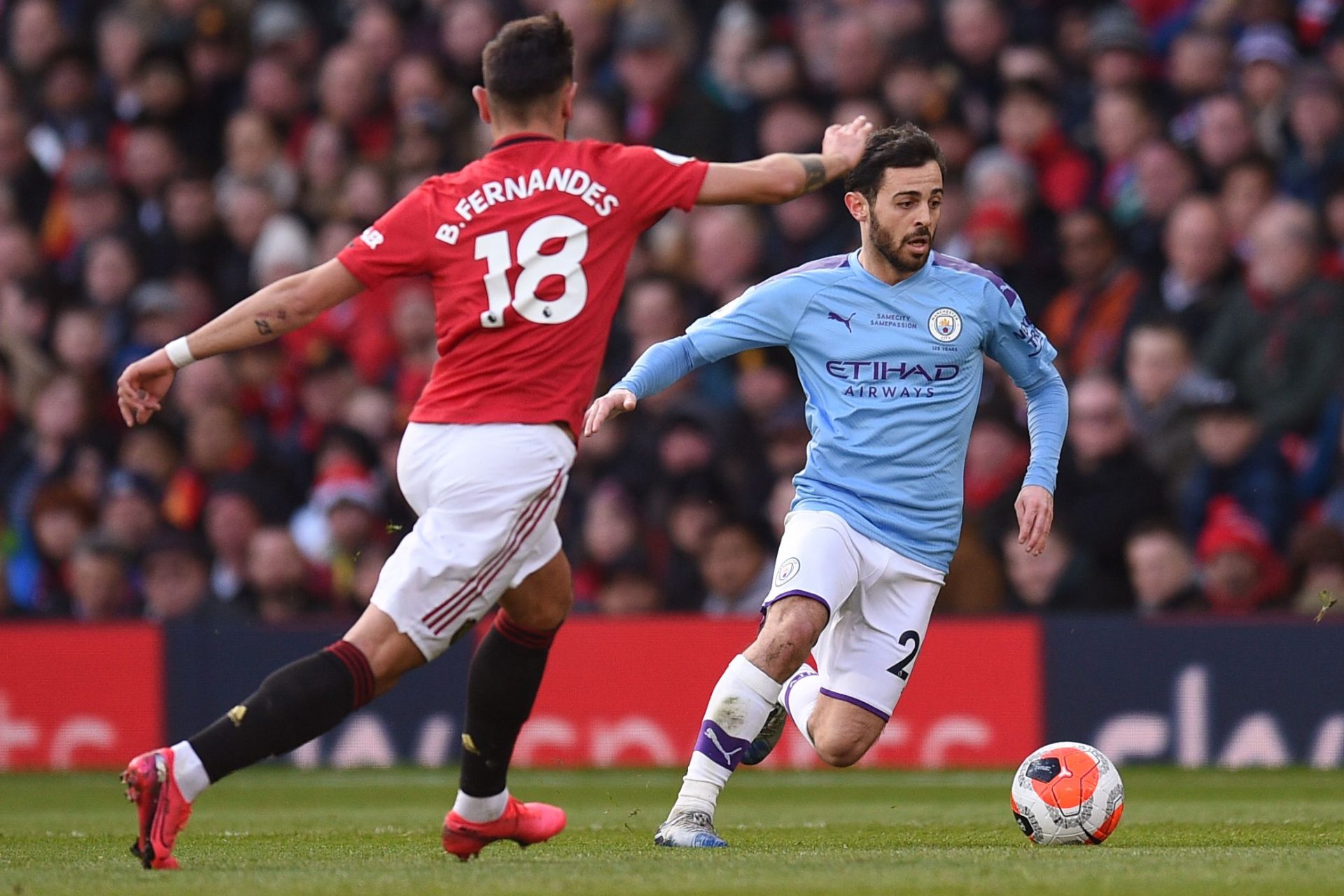 Inglaterra. United vence (2-0) dérbi de Manchester