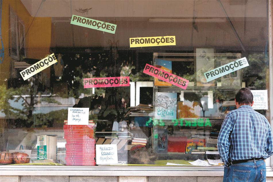 Venda de livros caiu dois terços entre 16 e 22 de março