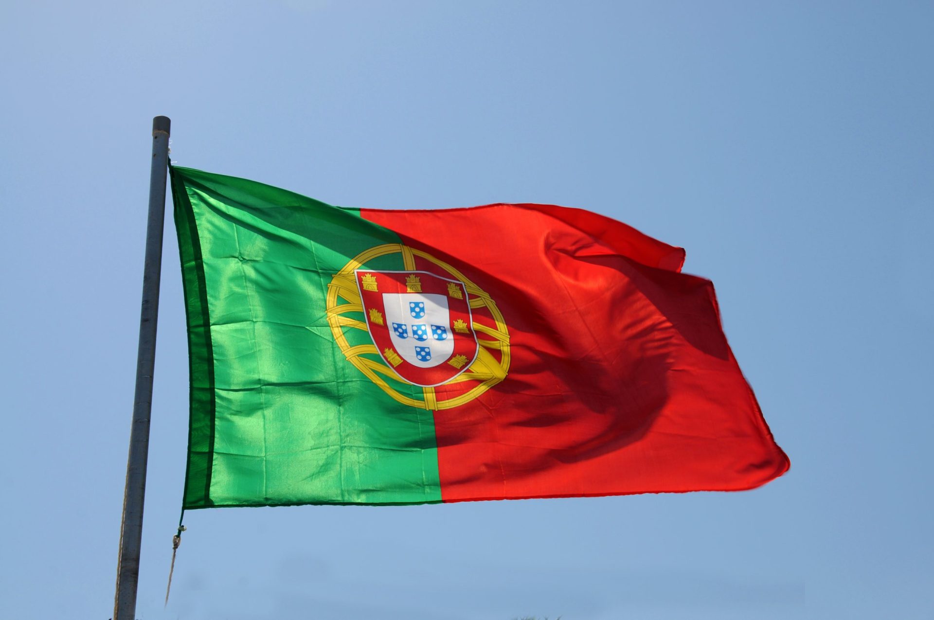 Navio de bandeira portuguesa foi atacado ao largo do Benim