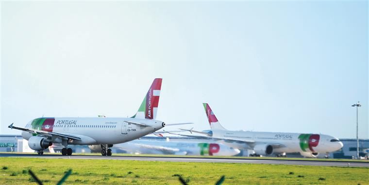 Avião com material para reforçar SNS aterrou em Lisboa este domingo