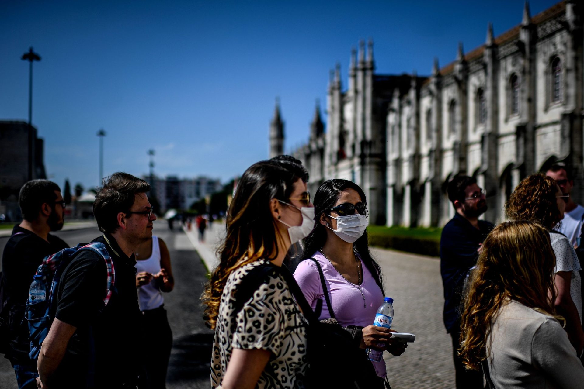 PSD vai apresentar moção para uso generalizado de máscaras em Lisboa