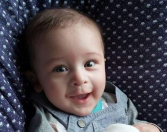 Bebé de cinco meses vence batalha contra coronavírus após 32 dias em coma