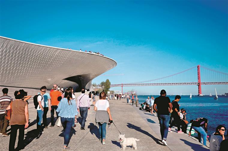 Estrangeiros em Portugal ultrapassam o meio milhão. Brasileiros, cabo-verdianos e ingleses estão no top 3