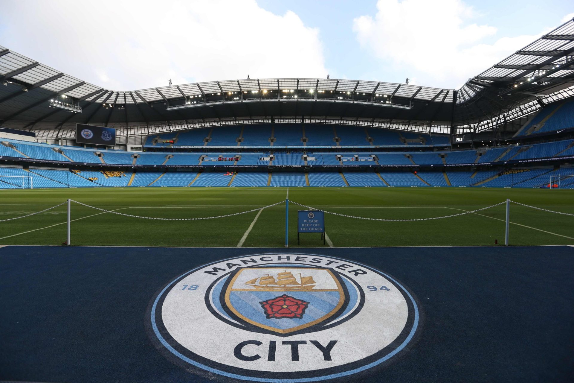 Manchester City tem luz verde para participar na Champions