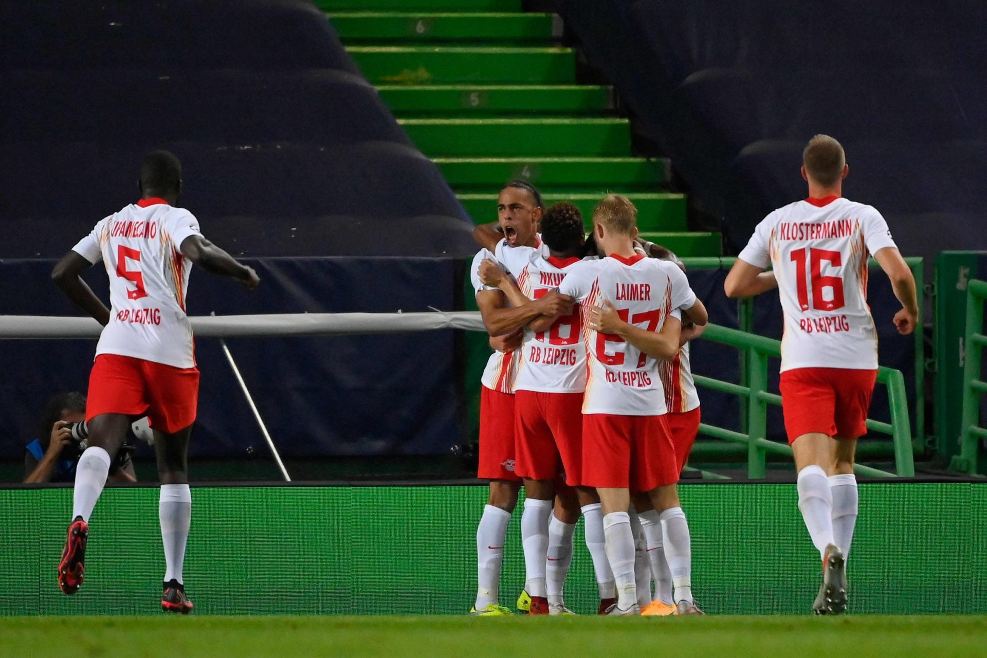 RB Leipzig vence At. Madrid e está nas meias-finais da Champions