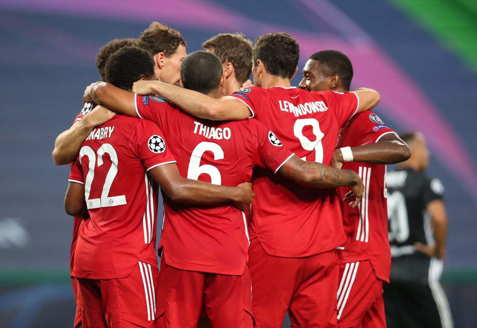 Bayern vence Lyon e marca encontro com o PSG na final da Liga dos Campeões