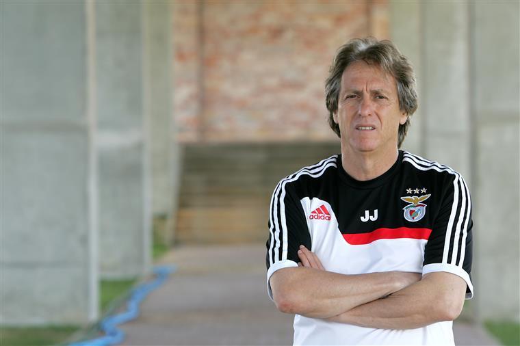 Jorge Jesus apresentado esta segunda-feira