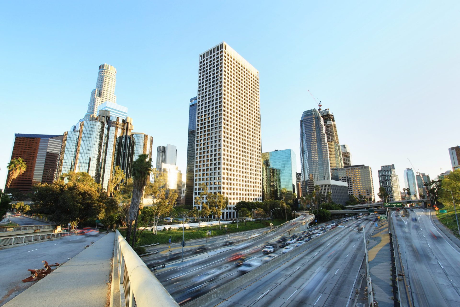 Los Angeles: Água e luz vão ser cortadas em casas onde acontecem festas