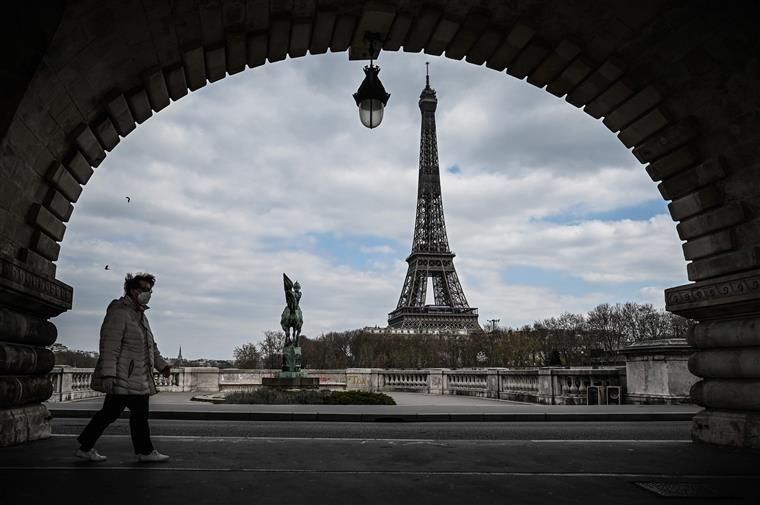 França regista quase 10 mil novos casos de covid-19