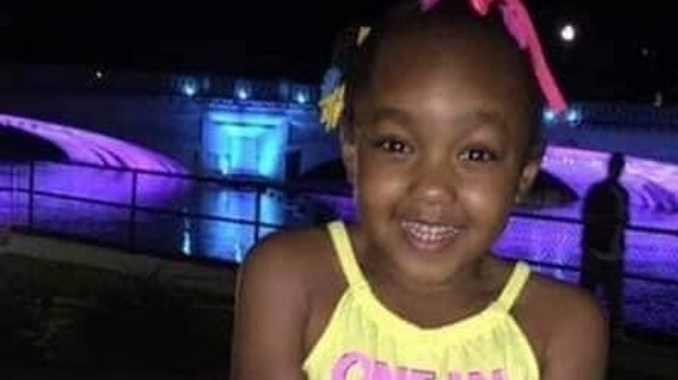 Estados Unidos. Menina de sete anos morta a tiro em festa de aniversário