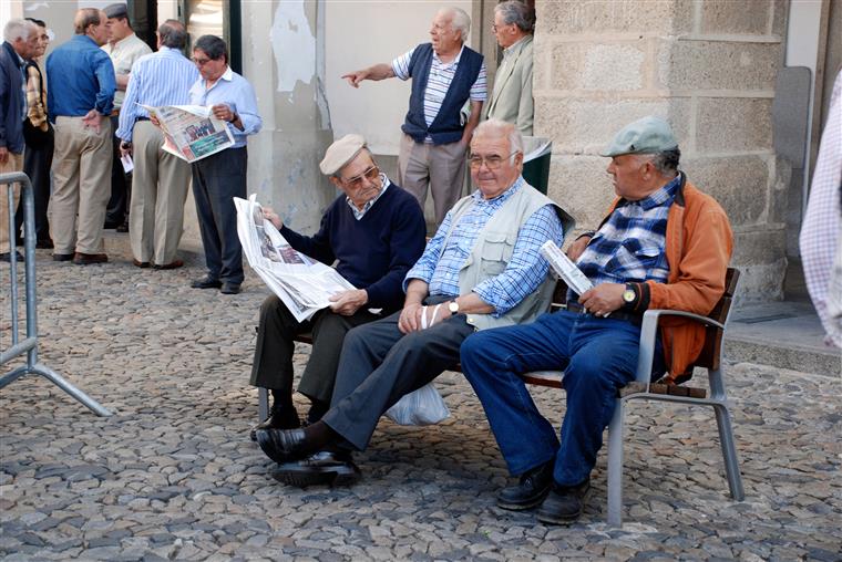 Câmara de Lisboa vai vacinar idosos contra a gripe sem terem de ir ao centro de saúde