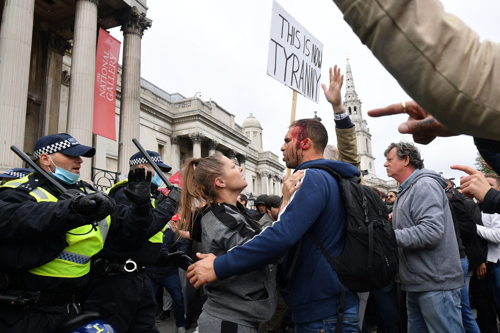 Manifestação em Londres marcada por confrontos com a polícia