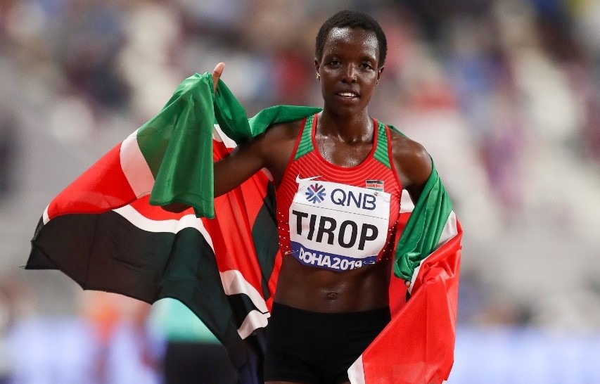 Atleta e medalhista queniana de 25 anos encontrada sem vida em casa