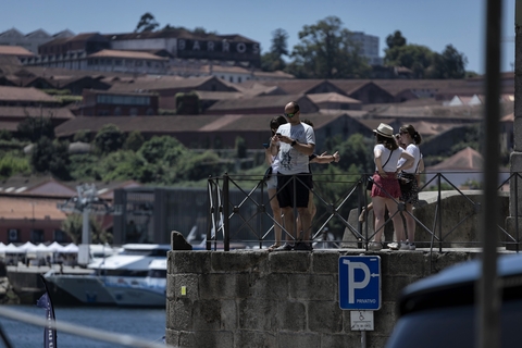 RT e incidência voltam a aumentar e país aproxima-se da zona laranja da matriz de risco