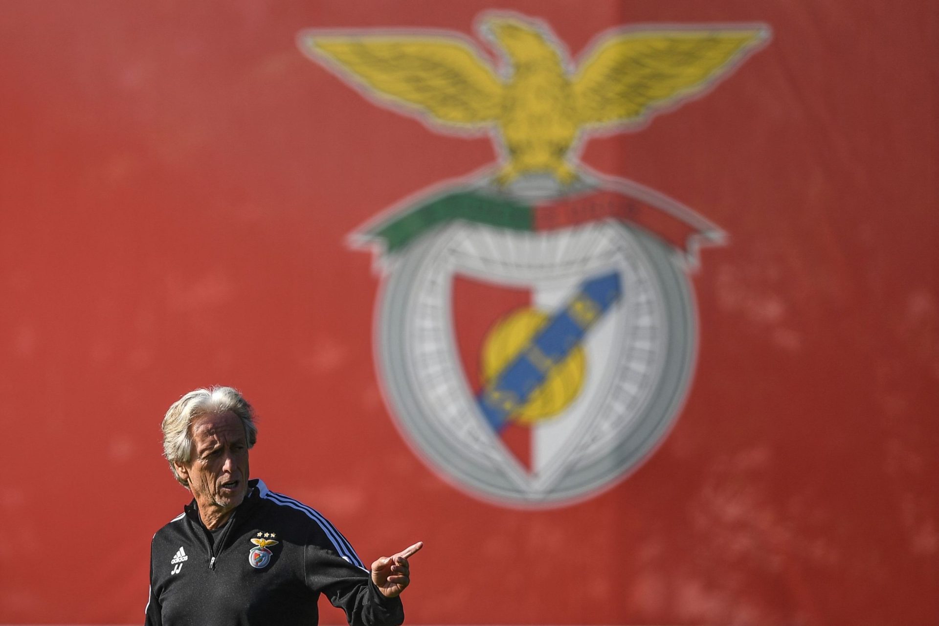 Jorge Jesus diz que “o Benfica não merecia ter sofrido quatro golos em tão pouco tempo”