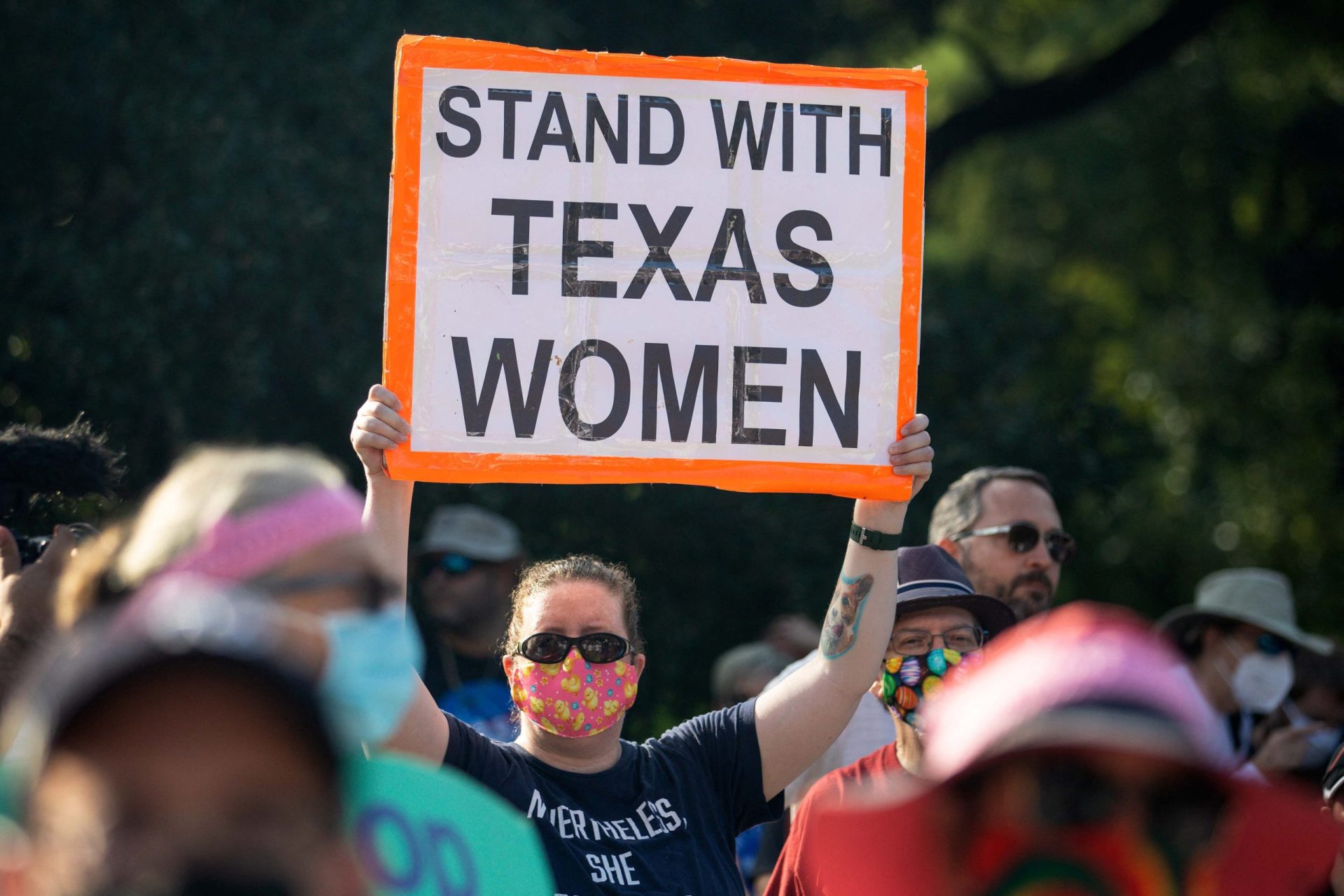 Juiz dos EUA bloqueia temporariamente a lei do aborto no Texas