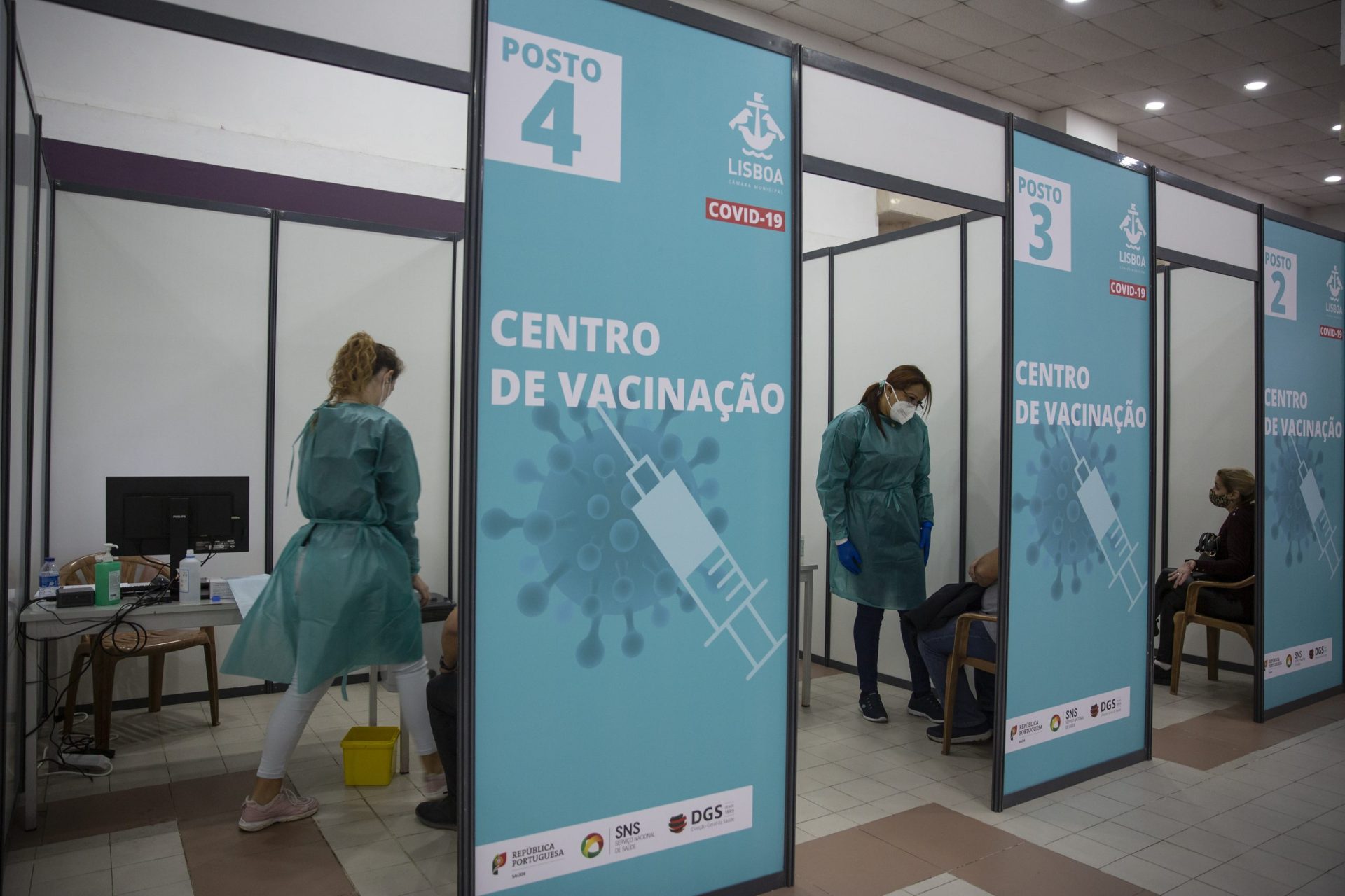 Covid-19. Lisboa foi a região que mais vacinou na última semana, mas há mais pessoas com vacinação completa no Norte