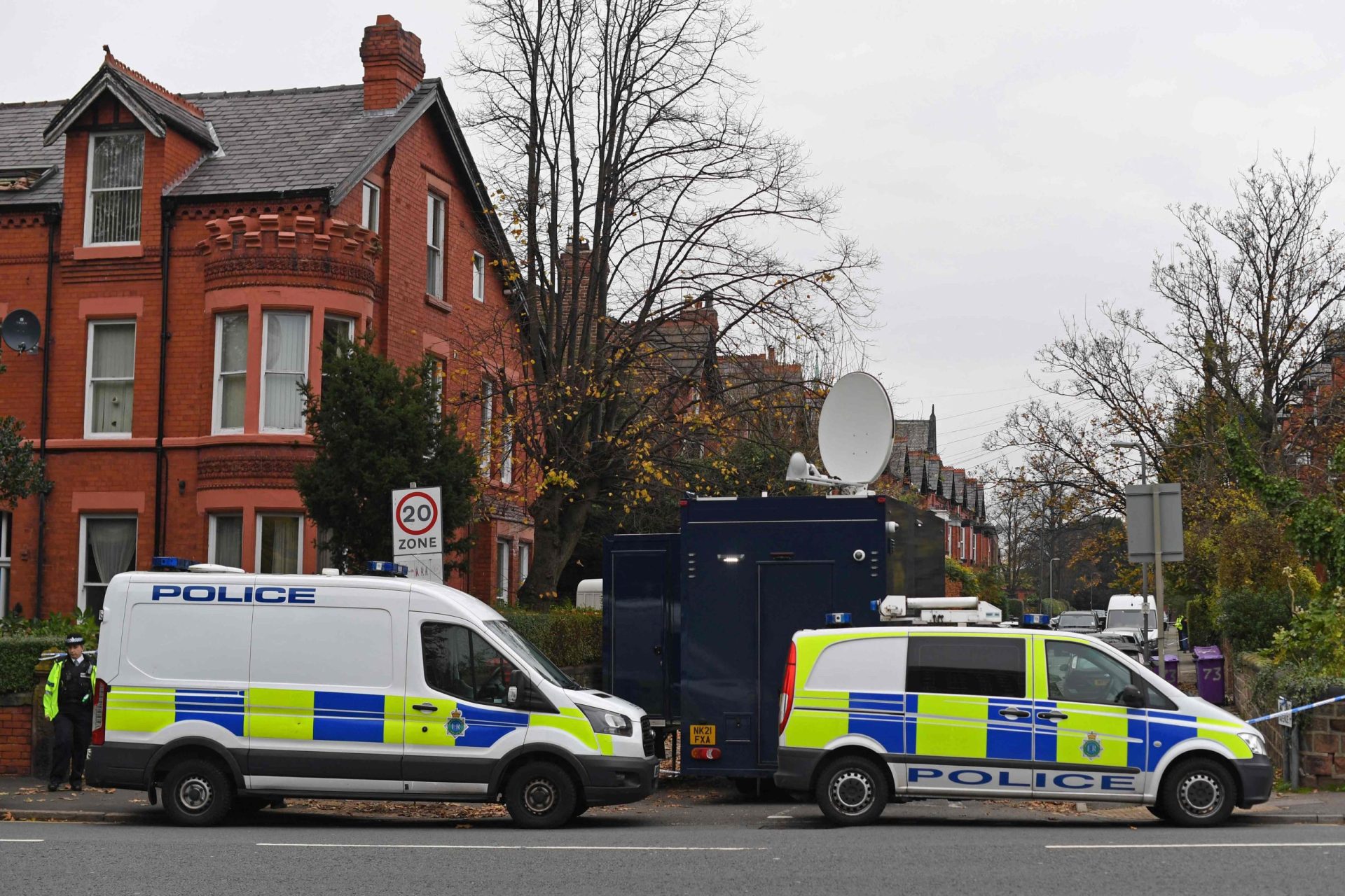 Reino Unido sobe para o nível “grave” de alerta para o terrorismo depois de incidente com explosivo no interior do táxi