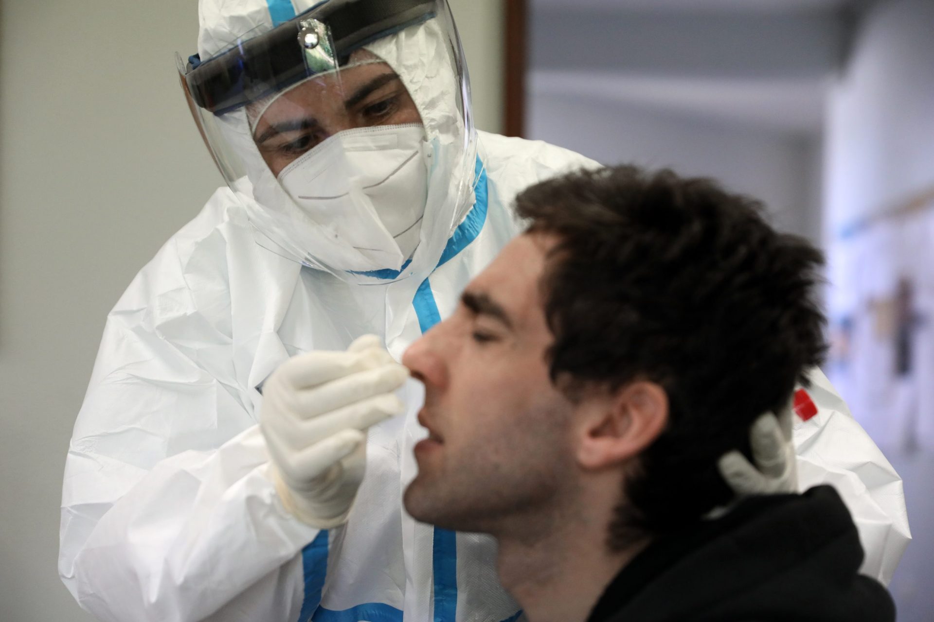 Mais um surto em Leiria. 25 infetados no hospital onde todos estavam vacinados contra a covid-19