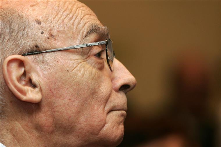 Marcelo condecora postumamente José Saramago com a Ordem de Camões