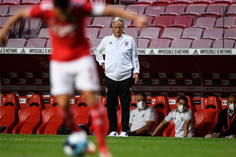 Benfica nos ‘oitavos’ da Taça de Portugal após vencer Paços de Ferreira por 4-1