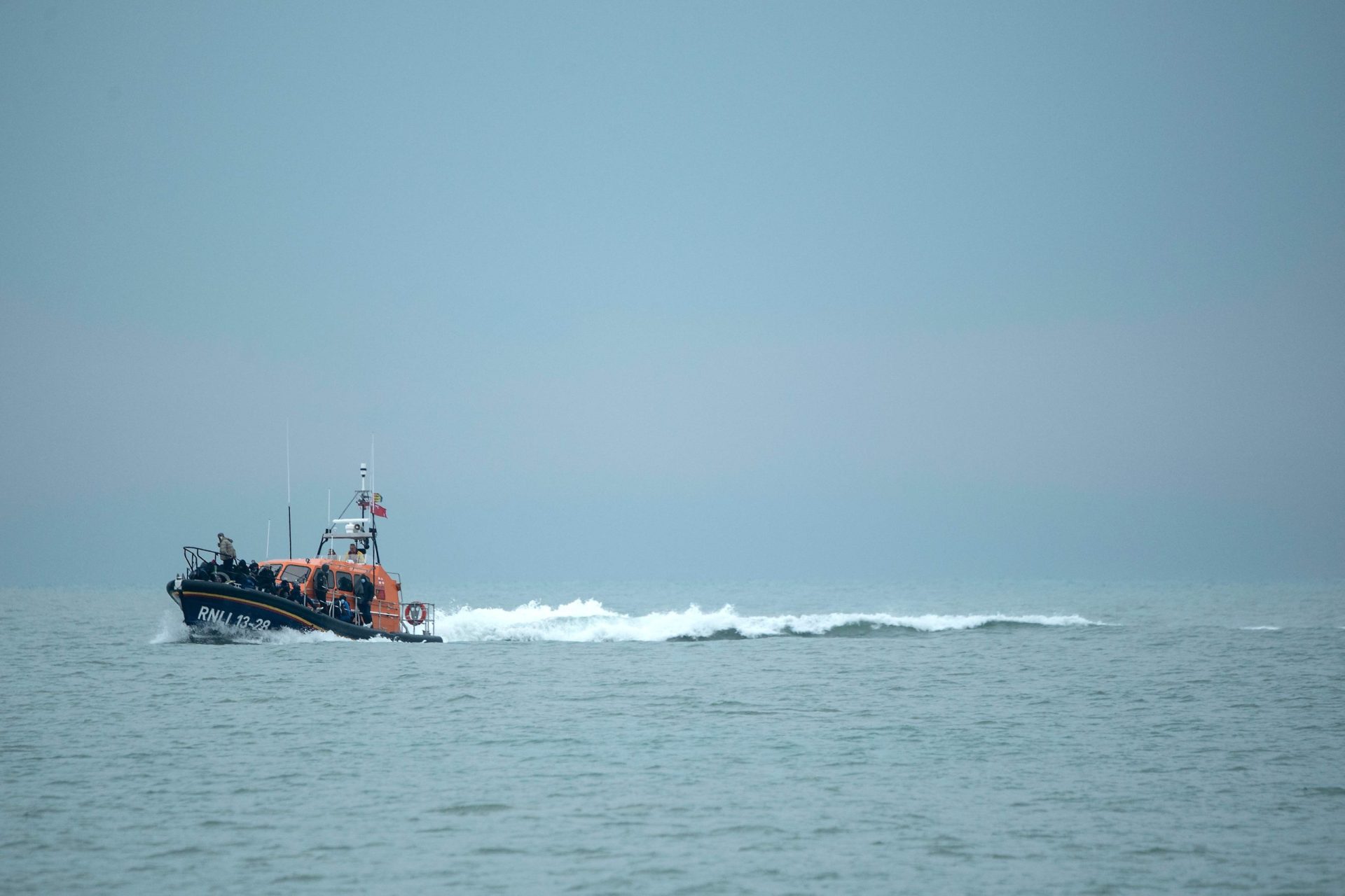 Pescadores franceses bloqueiam Canal da Mancha na sexta-feira