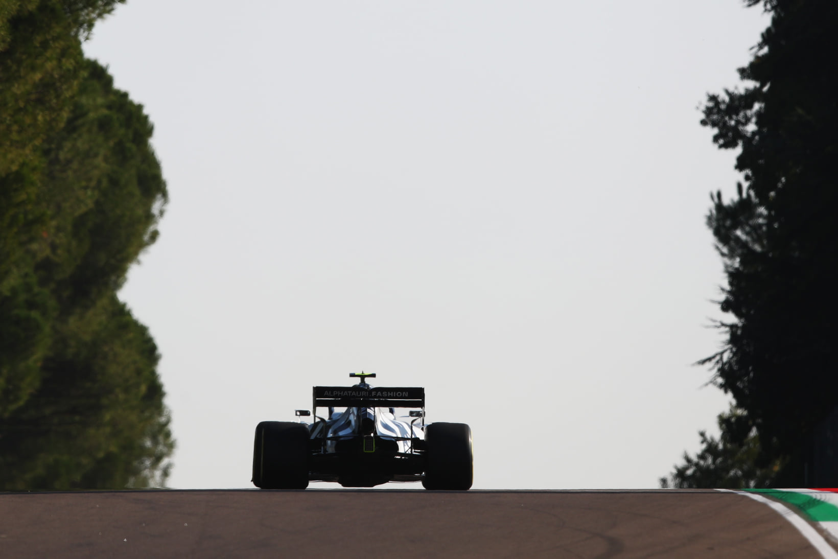 Arranque do mundial de F1 adiado. Portugal fora, para já, dos circuitos