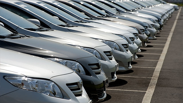 Carros. Vendas caem 30% em outubro