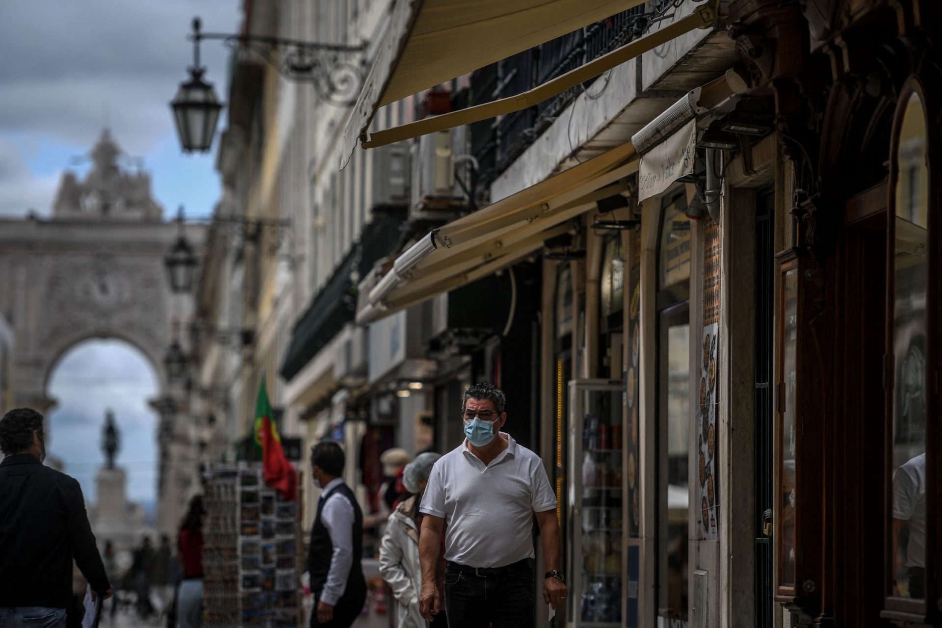 Há mais de um mês que Portugal não ultrapassava os mil casos diários de covid-19