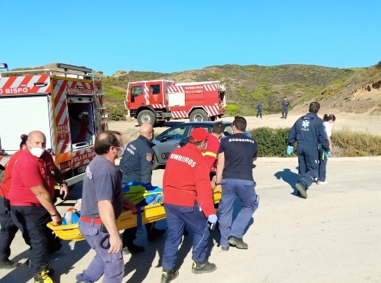 Homem francês encontrado inconsciente depois de acidente com parapente em Vila do Bispo