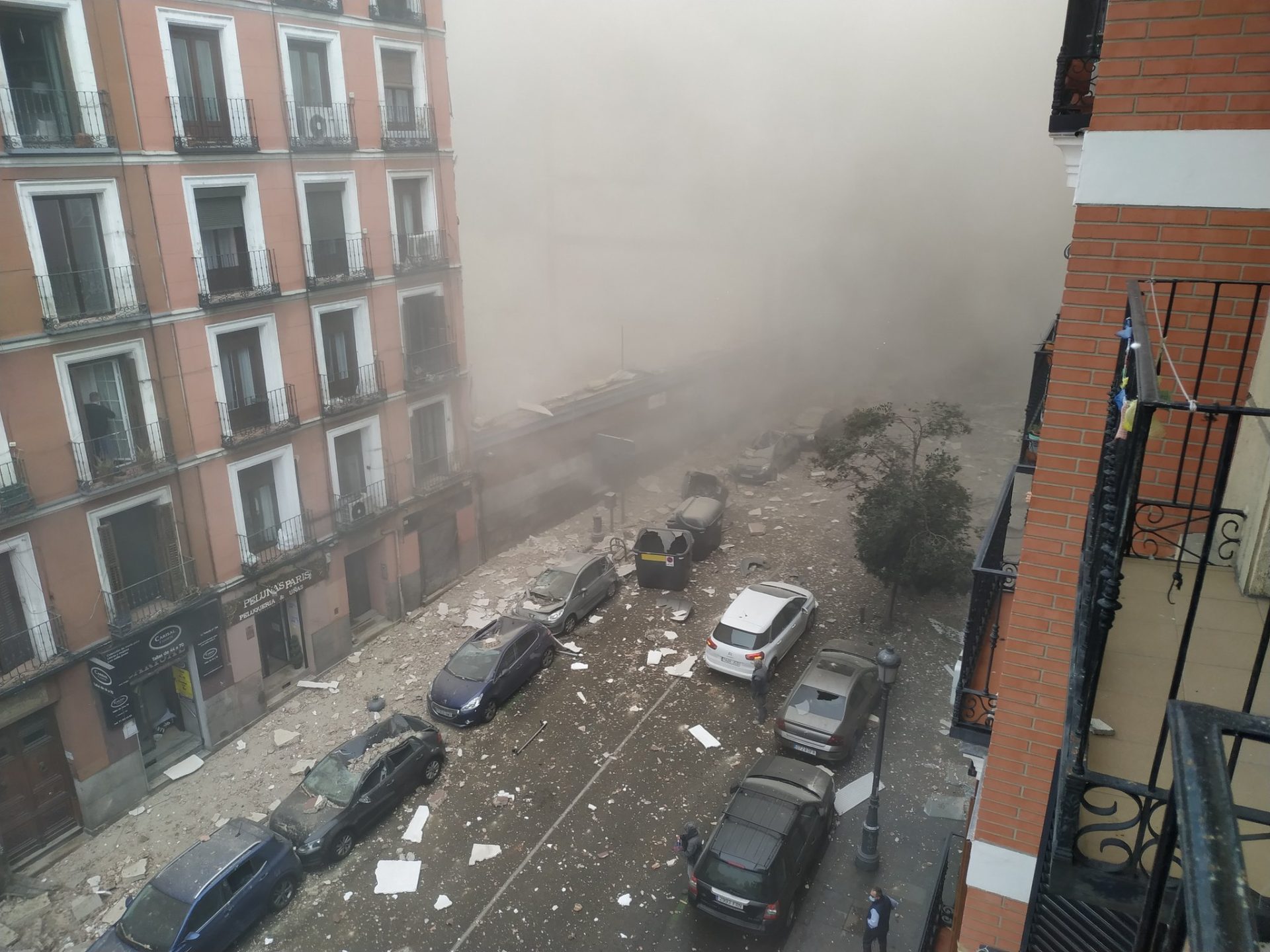 Número de vítimas mortais sobe para três em explosão de prédio em Madrid