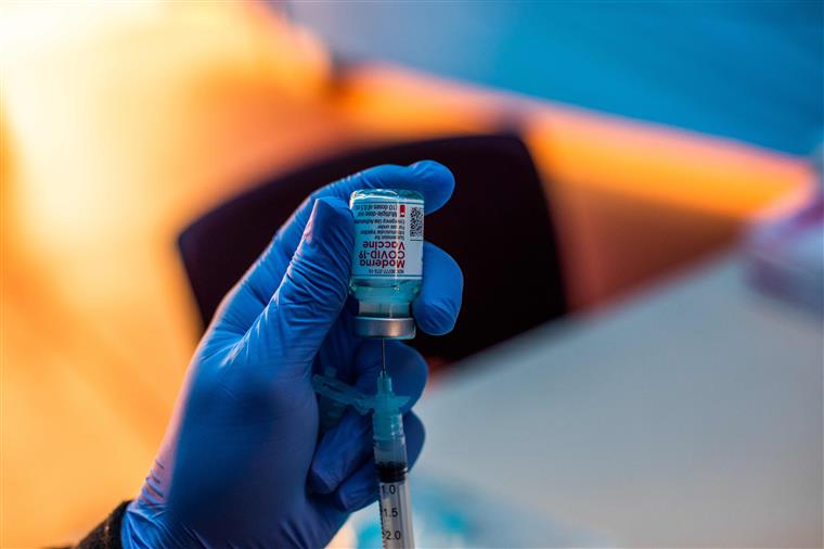 Alemanha aprova vacinação obrigatória para profissionais da saúde