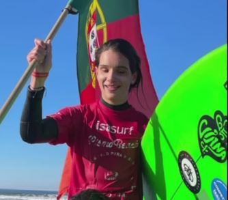 Marta Paço sagra-se campeã mundial de surf adaptado