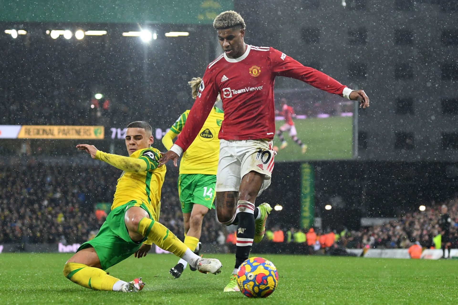 Manchester United fecha por um dia instalações de treino devido a surto de covid-19