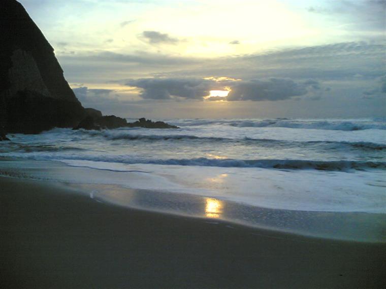 Praias do concelho de Sintra interditadas