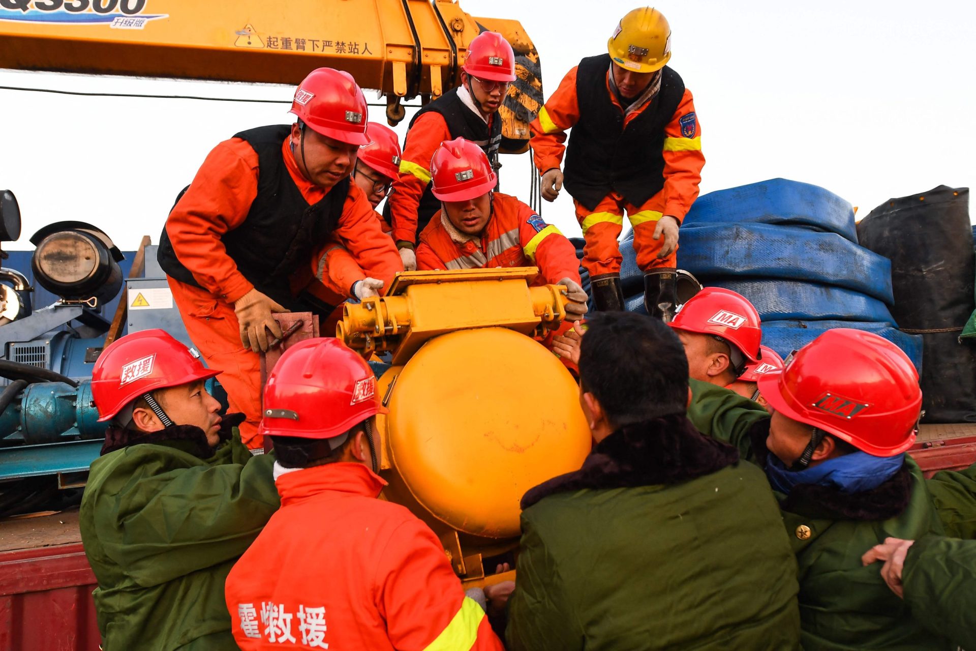 Resgatados 10 trabalhadores de uma mina onde estavam presos na China