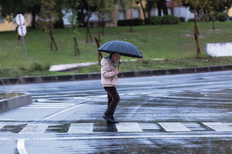 Mau tempo deixa Madeira com aviso laranja e distritos do continente com aviso amarelo