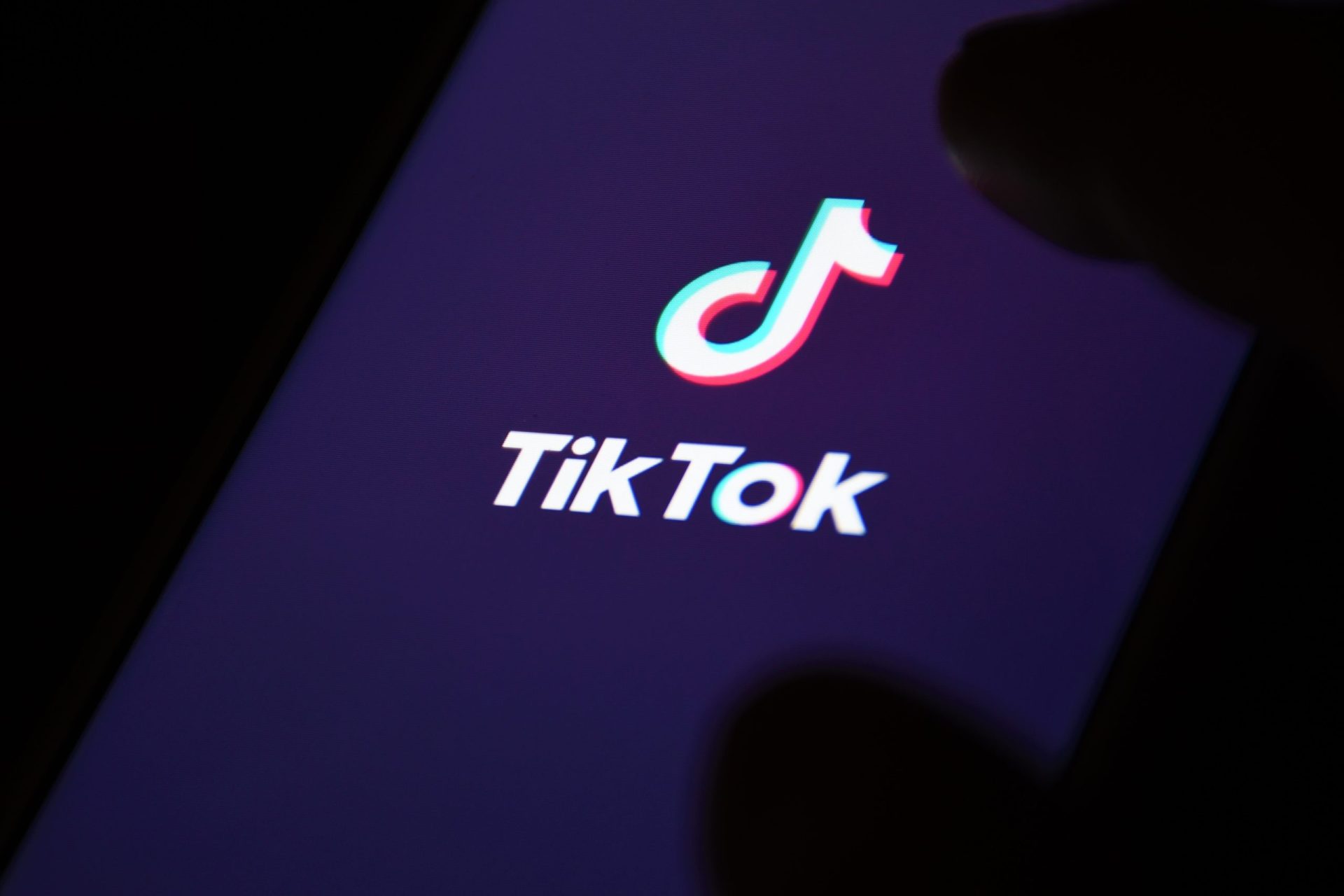 Itália bloqueia TikTok após morte de menina de 10 anos durante desafio viral